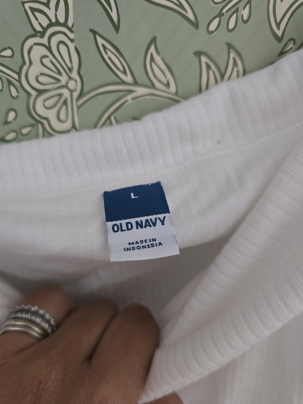 Old Navy Off-Shoulder Ribbed Top - Picture 4 of 4